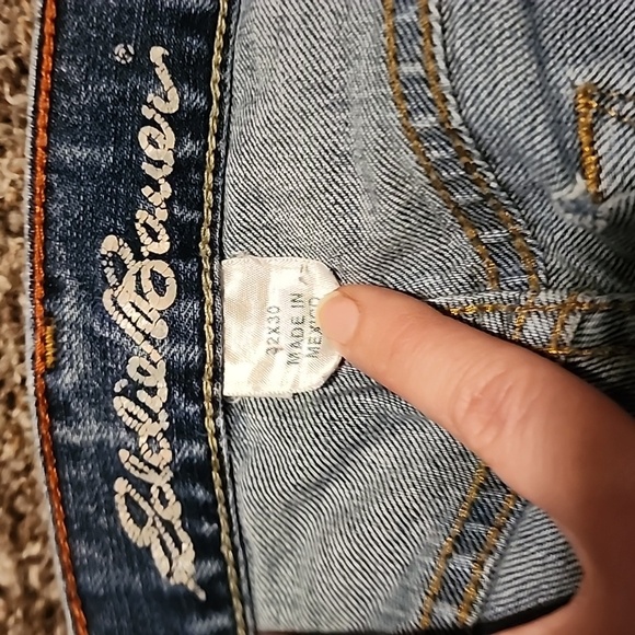 Eddie Bauer Blue Relaxed Jeans with Distressed Details - Picture 2 of 3